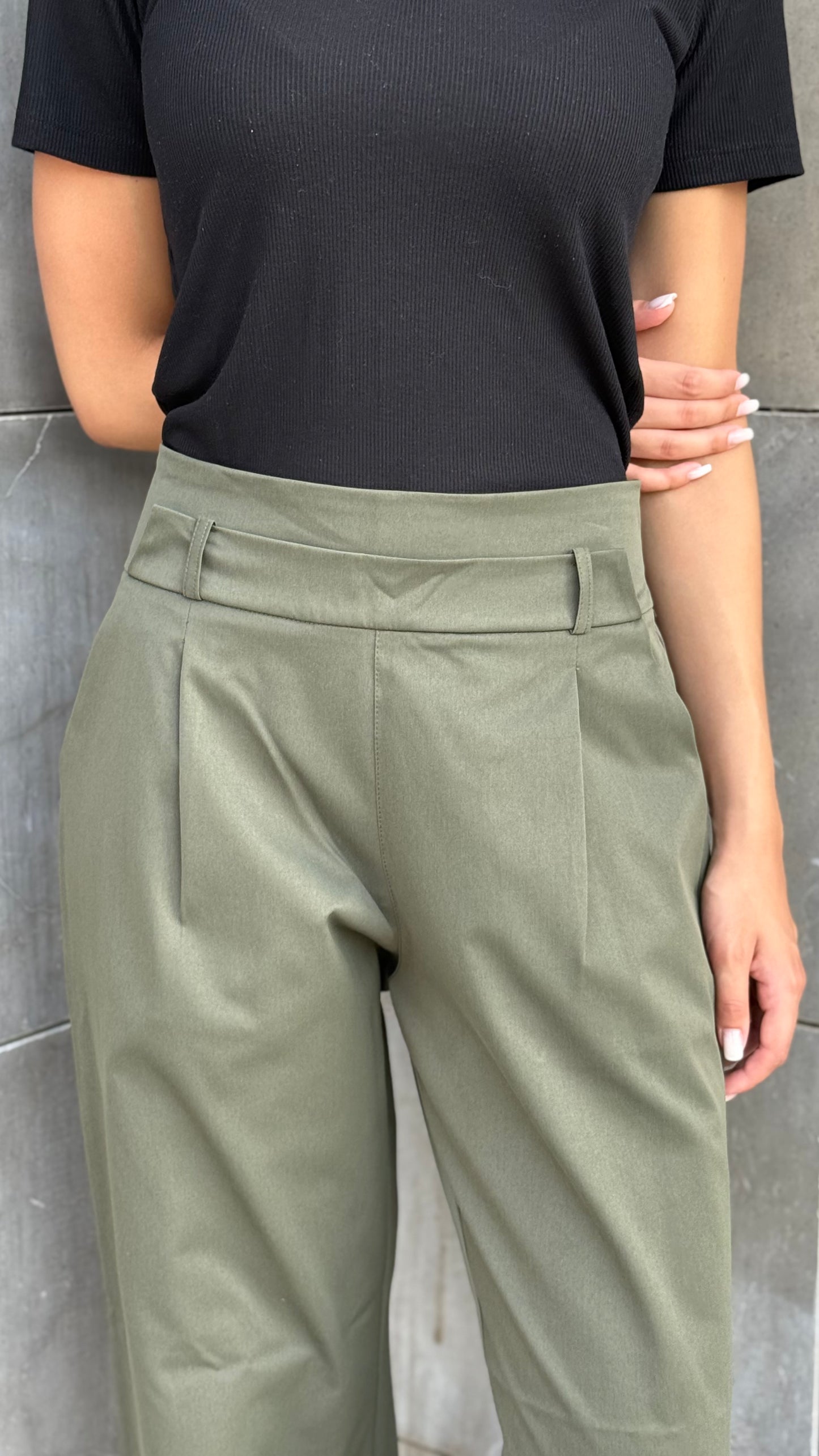 Emy's Everyday Pleated Trousers
